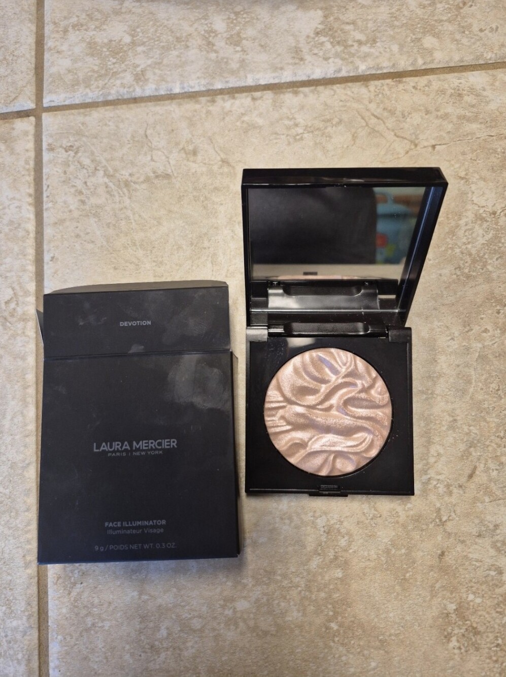 Laura Mercie Face Illuminator Compact Devotion